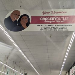 Grocery Outlet - Locally owned/operated sign