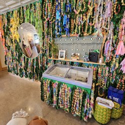 Small Kine Gift - All kinds of lei...