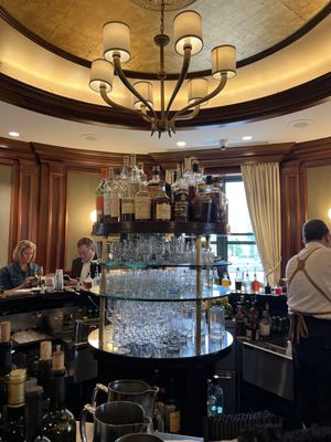 Round Robin Bar by null