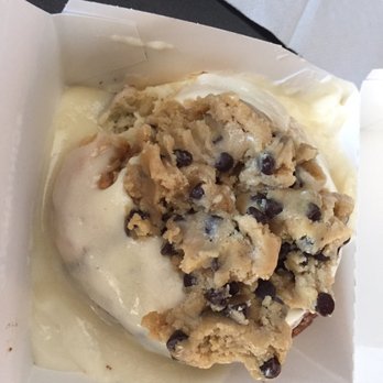 Cinnaholic - Birthday cake icing and cookie dough - Bakeries Near Me - Henderson, Nevada
