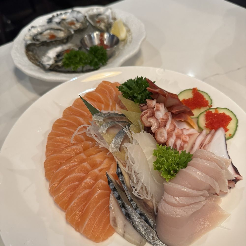 Kungfu Sushi - Assorted sashimi and raw oysters - Sushi Bars Near Me - North York, Ontario
