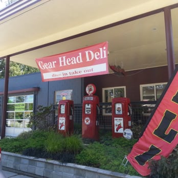 Gearhead Deli - Front of Gearhead deli, tasty foods await you - Delis Near Me - Quilcene, Washington