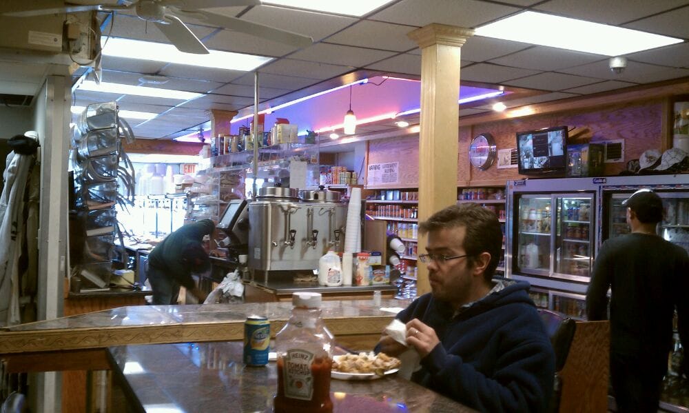 EL SALVADOR DELI Updated October 2024 87 Broadway, Hicksville, New