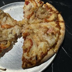 Tom's Delicious Pizza - Galveston pizza, crispy crust. Small one.
