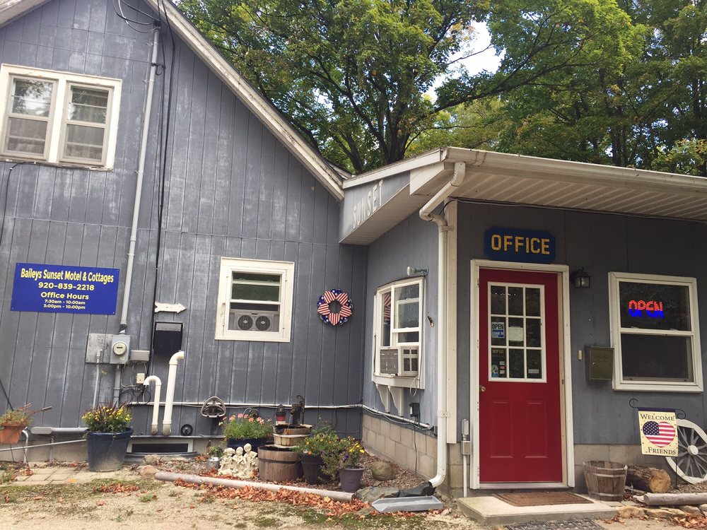 BAILEY’S SUNSET MOTEL & COTTAGES Updated September 2024 8404 State