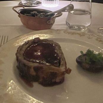 Savoy Grill - Beef Wellington - French Near Me - London, XGL Savoy Grill - Beef Wellington - French Near Me - London, XGL