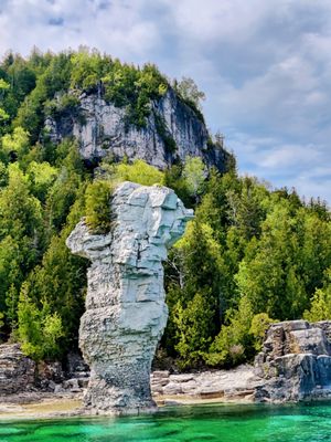 Flowerpot Island by null