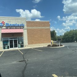 Dominos Pizza - Waiting for my pizzas to be done. Best thin crust around