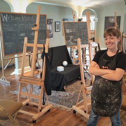 Find Your Light Art School and Gallery - Madeline Glaspey Artist, Owner, Teacher.