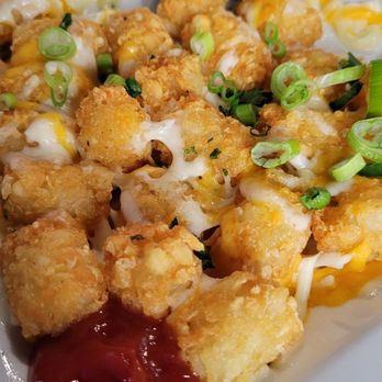 Flowing Tide Pub 12 - Tater tots appetizer - Bars Near Me - Henderson, Nevada