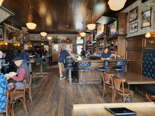 Public House by null