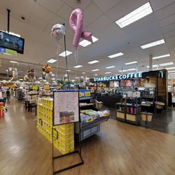 Ralphs - Starbucks inside