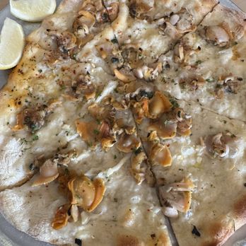 Zuppardi's Apizza - Fresh Clam pie - Pizza Near Me - West Haven, Connecticut Zuppardi's Apizza - Fresh Clam pie - Pizza Near Me - West Haven, Connecticut