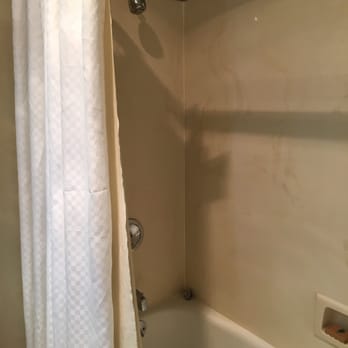 Chablis Inn - Bathroom - Hotels Near Me - Napa, California