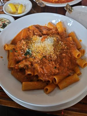 Bella Trattoria E Pizzeria by null