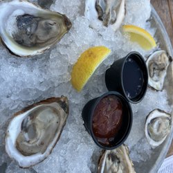 Rocks21 - Oysters. Excellent. But 3 bucks a pop, man!