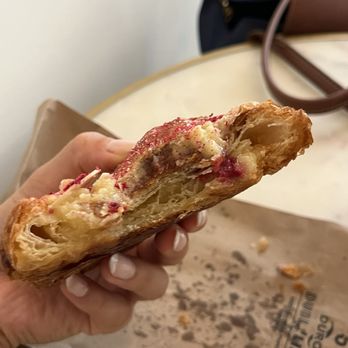 L'Appartement 4F - Le Framboise - Bakeries Near Me - Brooklyn, New York L'Appartement 4F - Le Framboise - Bakeries Near Me - Brooklyn, New York
