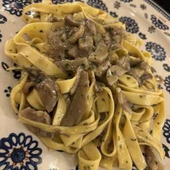 Trattoria Angiolino - Mushroom Fettuccini - Tuscan Near Me - Florence, FI Trattoria Angiolino - Mushroom Fettuccini - Tuscan Near Me - Florence, FI