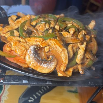 Mariachi Mexican Restaurant - Fajitas de Pollo - Mexican Near Me - Millburn, New Jersey Mariachi Mexican Restaurant - Fajitas de Pollo - Mexican Near Me - Millburn, New Jersey
