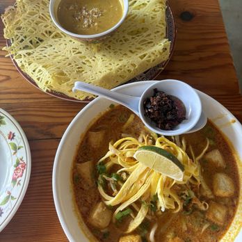 Kedai Makan - Roti Jala (Vo) Laksa Lemak (Vo, VVo) - Malaysian Near Me - Seattle, Washington Kedai Makan - Roti Jala (Vo) Laksa Lemak (Vo, VVo) - Malaysian Near Me - Seattle, Washington