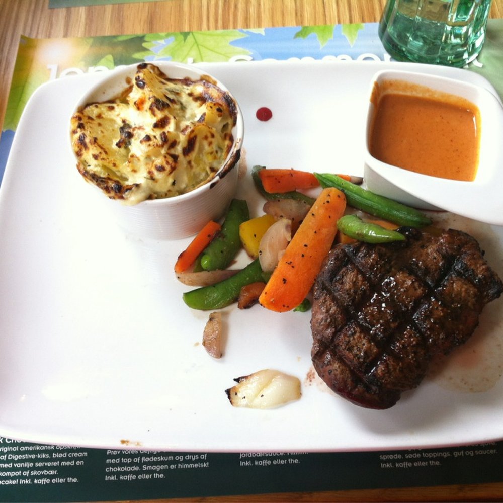 Jensens Bøfhus - Sirloin steak and pot gratine and my favourite "Favorite sauce" - perfectly cooked! - Steakhouses Near Me - Copenhagen, 84