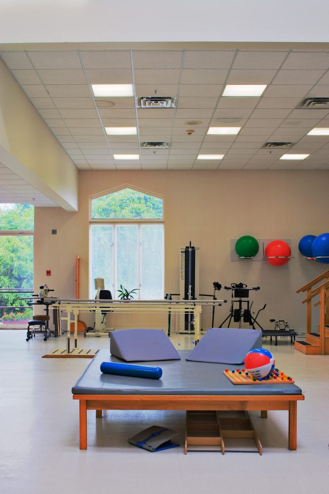 GROTON REGENCY Updated September 2024 43 Photos 1145 Poquonnock Rd, Groton, Connecticut