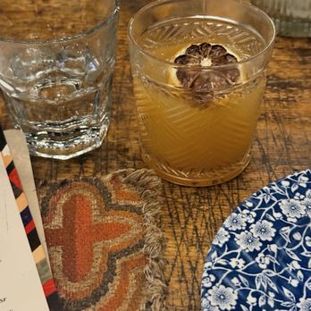 Beatnik West Town - Penicillin mocktail - Breakfast & Brunch Near Me - Chicago, Illinois Beatnik West Town - Penicillin mocktail - Breakfast & Brunch Near Me - Chicago, Illinois