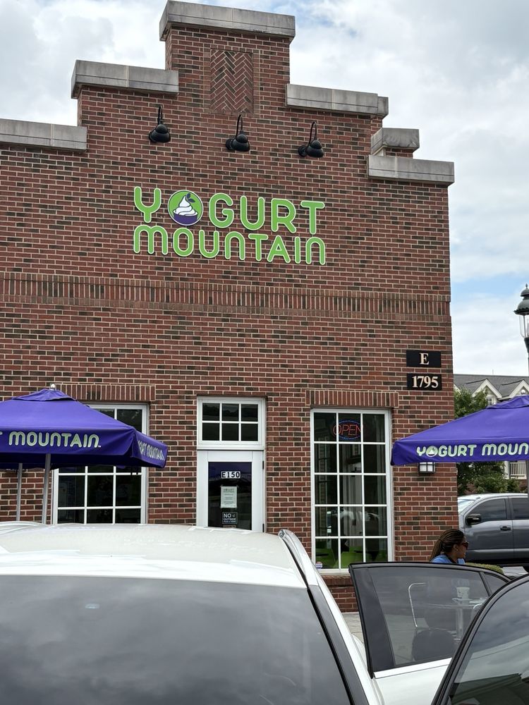 Yogurt Mountain Logo