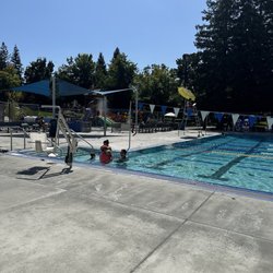 Larkey Park Swim Center - Entrance to 3.5-ft deep section of pool - great for toddlers and  adult beginners