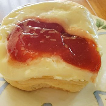 La Creación Bakery 2 - Brandon - Guava & cheese Mallorca - Bakeries Near Me - Brandon, Florida