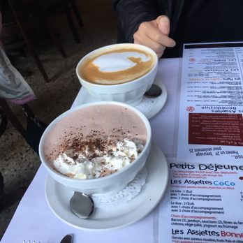 Au Bonnet d'Âne - A bowl of hot chocolate and latte - Cafes Near Me - Quebec City, Quebec Au Bonnet d'Âne - A bowl of hot chocolate and latte - Cafes Near Me - Quebec City, Quebec