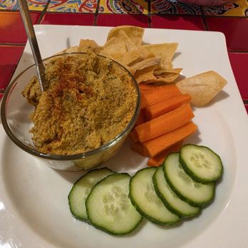 Formaggio & Friends - Hummus and vegetables - Wine Bars Near Me - Orlando, Florida Formaggio & Friends - Hummus and vegetables - Wine Bars Near Me - Orlando, Florida