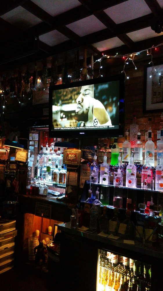 FEC’S PLACE 11 Photos & 19 Reviews Bars 5523 6th Ave, Kenosha, WI