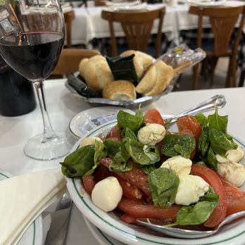 El Establo - Caprese salad - Argentine Near Me - Buenos Aires, C El Establo - Caprese salad - Argentine Near Me - Buenos Aires, C