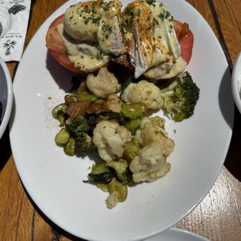 Sapphire - Salmon Benedict - New American Near Me - Laguna Beach, California Sapphire - Salmon Benedict - New American Near Me - Laguna Beach, California