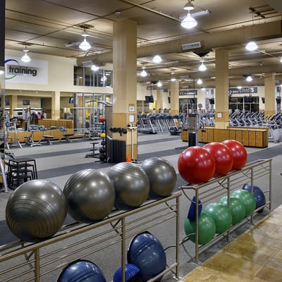 24 Hour Fitness by null