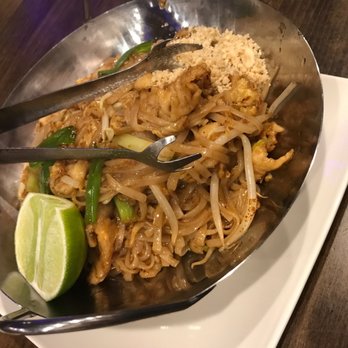 109 Thaiana - Chicken pad Thai - Thai Near Me - West Babylon, New York 109 Thaiana - Chicken pad Thai - Thai Near Me - West Babylon, New York