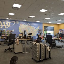 AAA Virginia Beach Insurance and Member Services - Inside