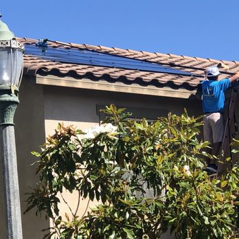 Rinse Charming - During cleaning in progress - Window Washing Near Me Rinse Charming - During cleaning in progress - Window Washing Near Me