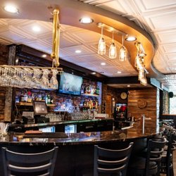 Fireside Lounge & Wine Bar - Newly renovated Fireside Lounge & Wine Bar