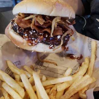 MaGerk's Pub and Grill - Pubs Near Me - Elon, North Carolina