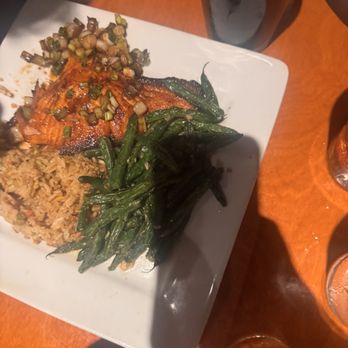 Big Bowl - Salmon - Chinese Near Me - Schaumburg, Illinois