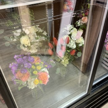 Flowers By Rose - Flower arrangements available on Saturday 8/15/2020 - Florists Near Me - Richmond Hill, Georgia Flowers By Rose - Flower arrangements available on Saturday 8/15/2020 - Florists Near Me - Richmond Hill, Georgia