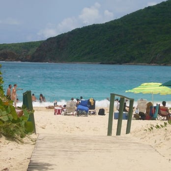 Flamenco Beach - Blue waters and white sands - Beaches Near Me
