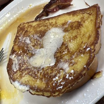 Kitchen Table Cafe - Evergreen Place - Get the French toast! - Breakfast & Brunch Near Me - Vancouver, Washington