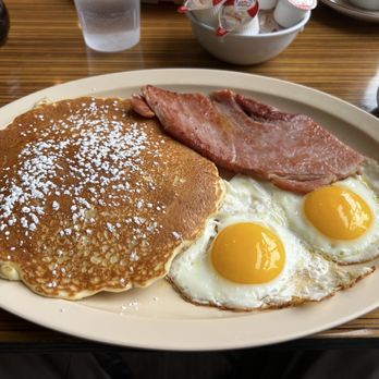 Lasalle Cafe Luna - Breakfast & Brunch Near Me - Chicago, Illinois