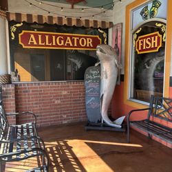 Happy's Fish House