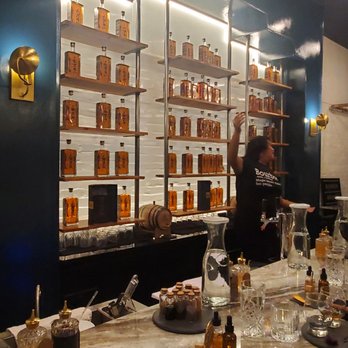 Fresh Bourbon - a man in a bar setting - Distilleries Near Me - Lexington, Kentucky Fresh Bourbon - a man in a bar setting - Distilleries Near Me - Lexington, Kentucky