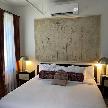 Hotel Thaxter - Giant king bed, one side had a white noice machine, both sides had charging pads. - Hotels Near Me - Portsmouth, New Hampshire Hotel Thaxter - Giant king bed, one side had a white noice machine, both sides had charging pads. - Hotels Near Me - Portsmouth, New Hampshire