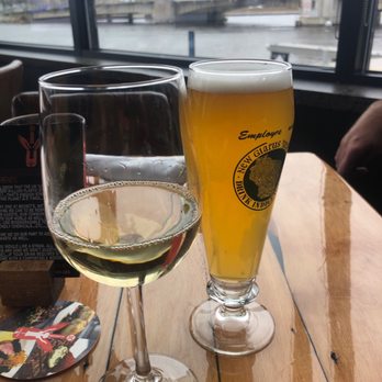 Becket's - full bar - New American Near Me - Oshkosh, Wisconsin